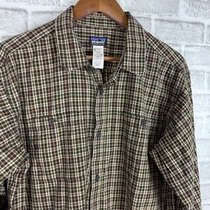 Patagonia Dark Outdoor Plaid Double Pocket Long Sleeve Button Up Shirt Men LARGE